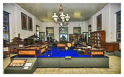 ruangan gamelan museum radya pustaka